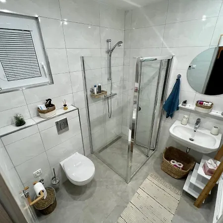 Domov Nad Jazerom 度假居