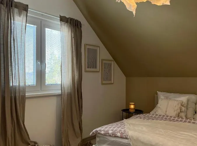 Domov Nad Jazerom בית נופש